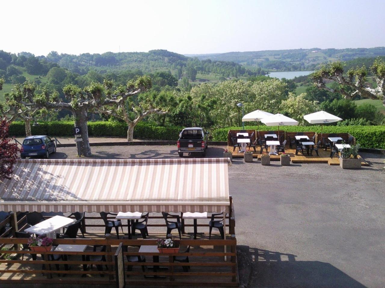 Logis L'Auberge Du Quercy Blanc Molieres  Ngoại thất bức ảnh